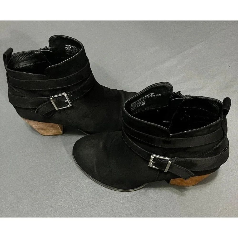 Torrid Black Faux Suede‎ Buckle Ankle Boots Block Heel Wide Width 7.5WW Chic